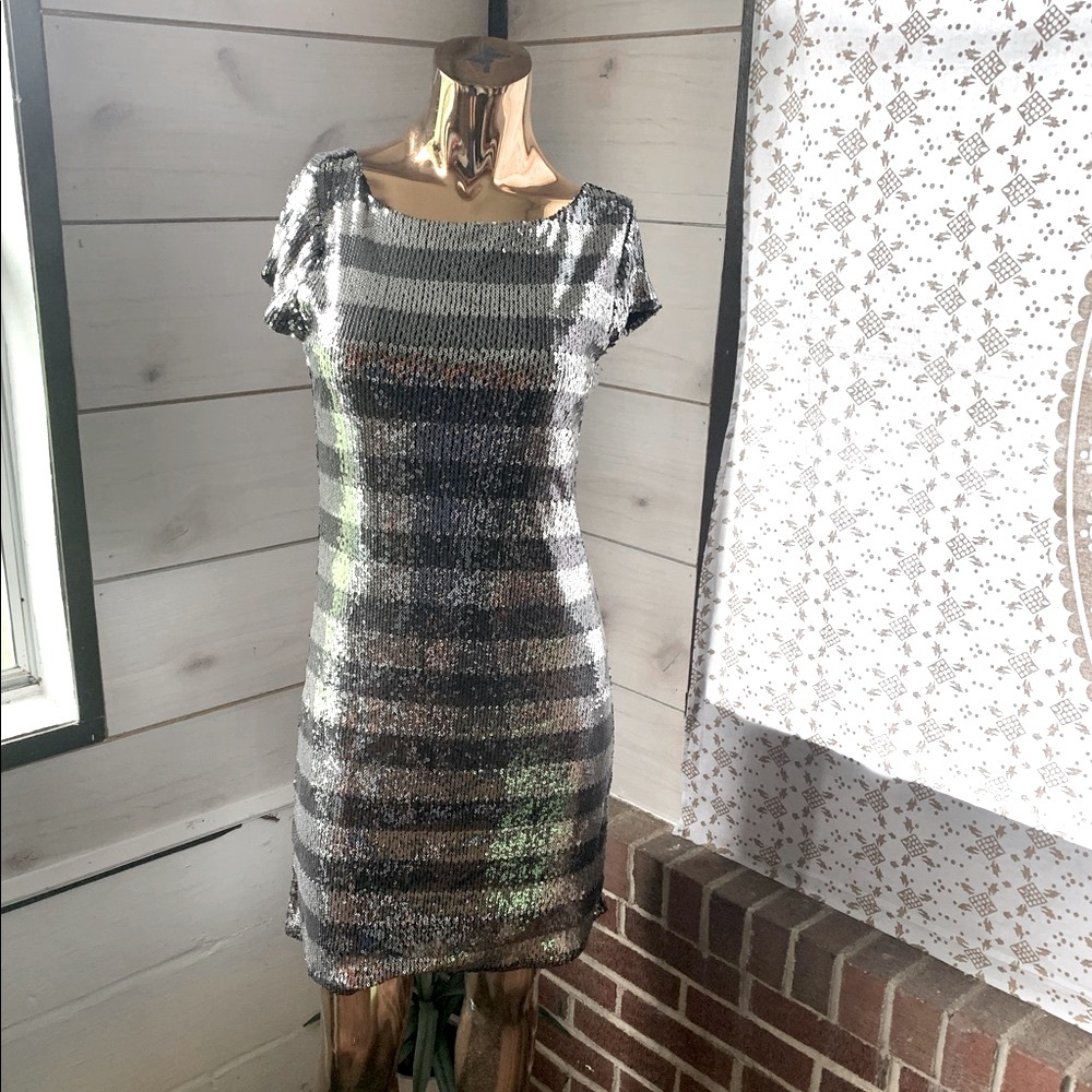 White House Black Market - size M